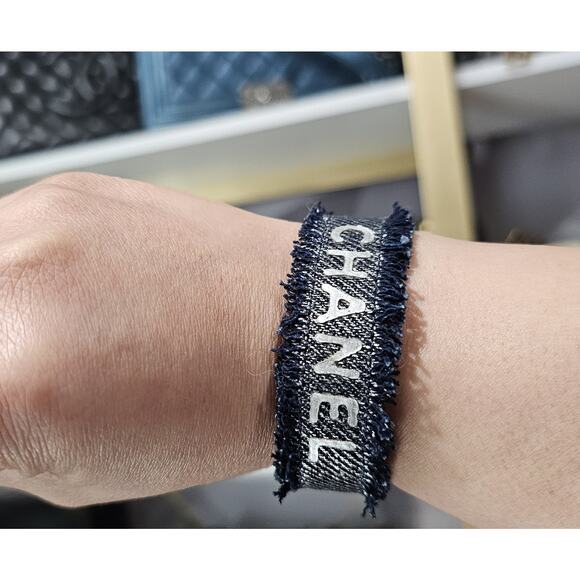 Vintage CHANEL Logo Letter Denim Bangle Bracelet Navy/Silver - Picture 3 of 5